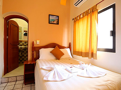 Hotel Bucaneros
