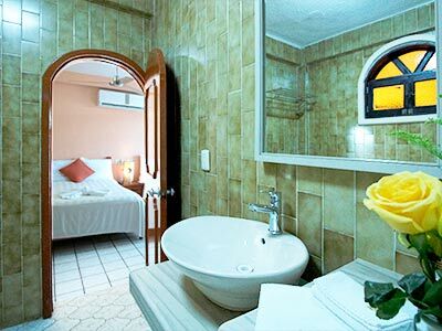 Hotel Bucaneros