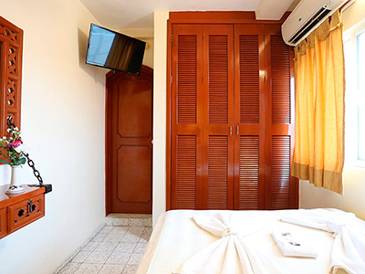 Hotel Bucaneros