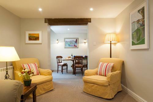 Courtyard Cottages - Combermere Abbey Estate
