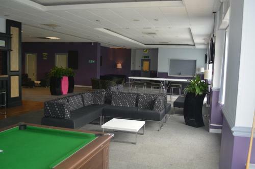 Hotel Summergrove Halls