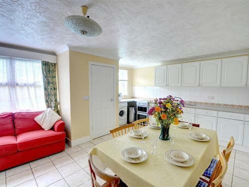 Holiday Home Llanboidy