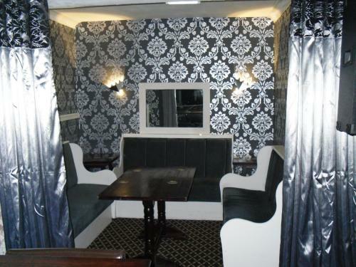 Hotel The Charles Dickens