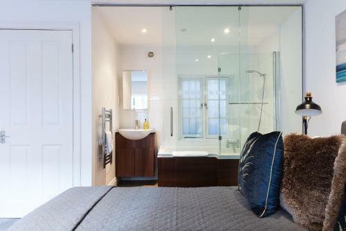 Hampden Apartments - The Louis