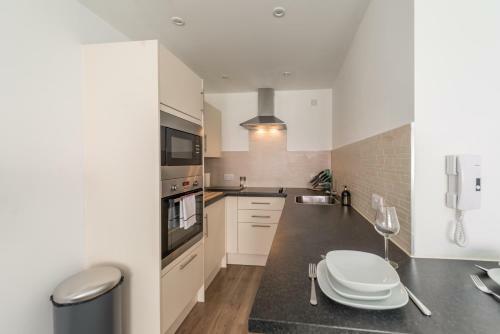 Hampden Apartments - The Harry