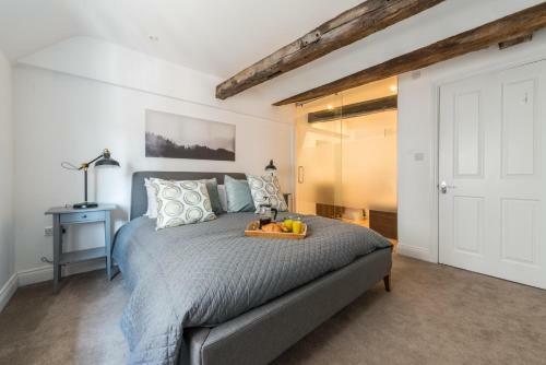 Hampden Apartments - The Harry