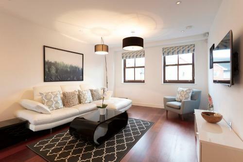 Hampden Apartments - The Henry