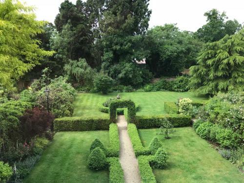 Bed & Breakfast B And B At Witney House