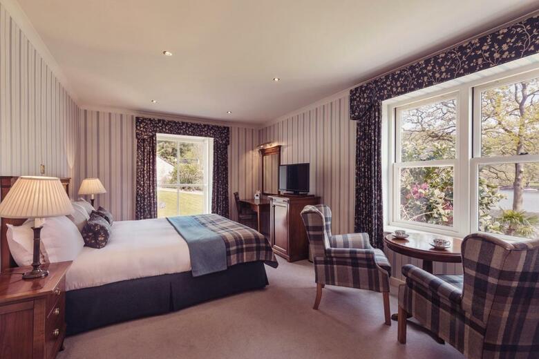 Lakeside Hotel And Spa