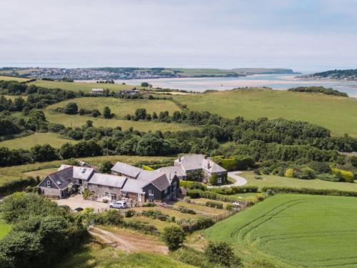 Holiday Home Halo