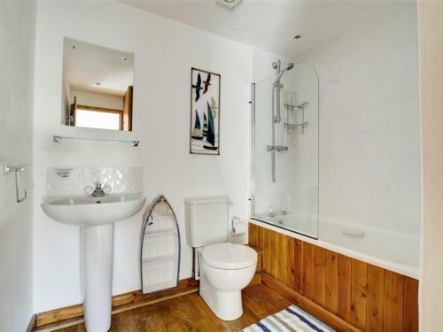 Holiday Home Halo