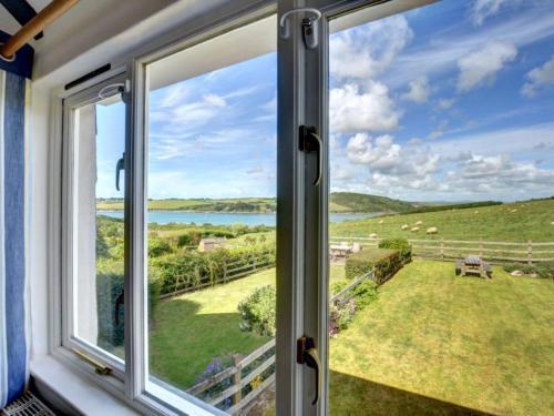 Holiday Home Halo