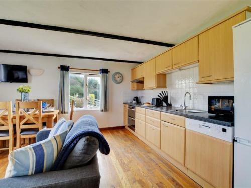 Holiday Home Halo