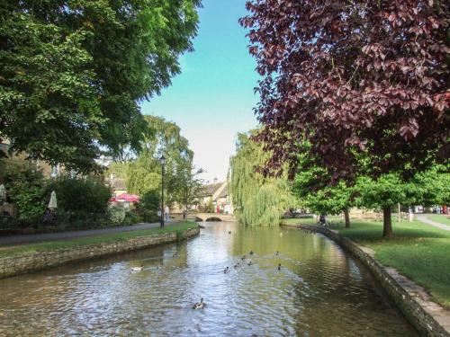 The Retreat, Warwick