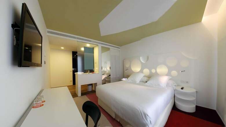 Hotel Room Mate Pau