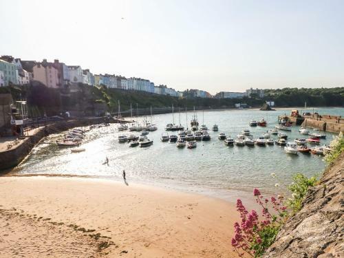 11 Penally Heights, Tenby
