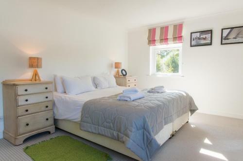 4 Sanctuary Cottage