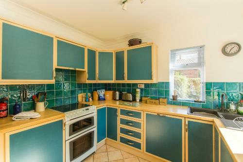 4 Sanctuary Cottage