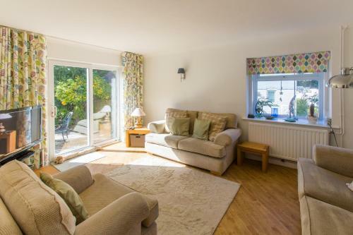 4 Sanctuary Cottage