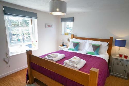 1 South Cottages With Guest Wing