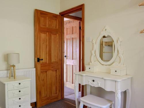 Brackendale Cottage