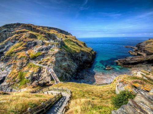 The Garden Apartment, Tintagel