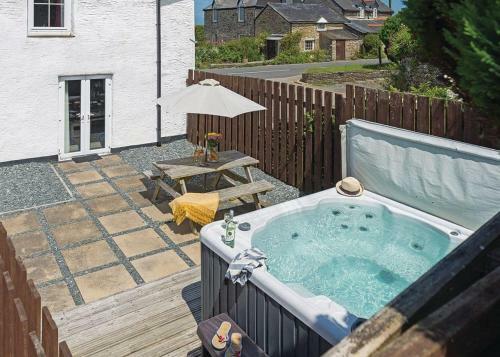 Bossiney Bay Cottages