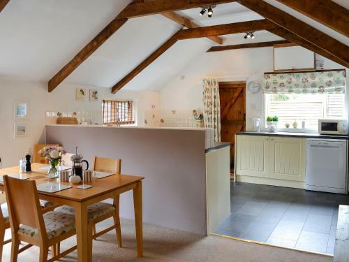 Old Ford House Studio Apartment