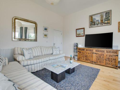 Modern Apartment In Torquay Devon With Private Garden