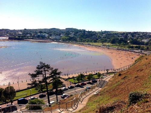 Modern Apartment In Torquay Devon With Private Garden