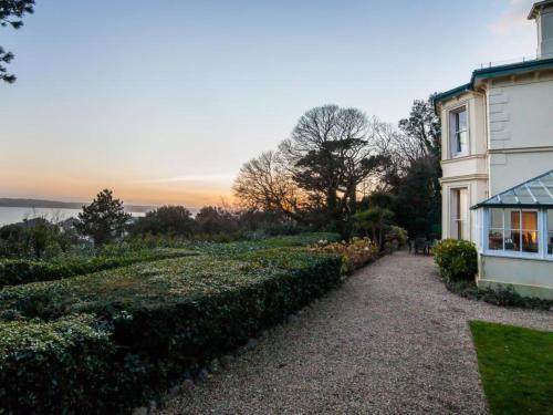 Holiday Home Lincombe