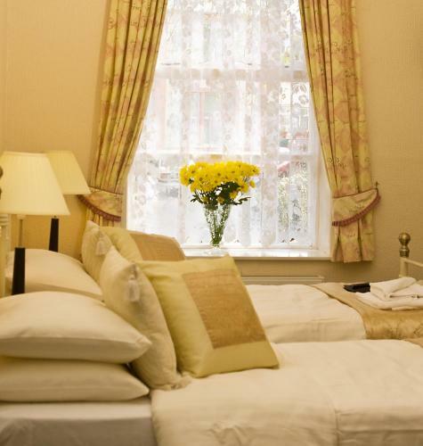 Hostal Tor Dean Guest House