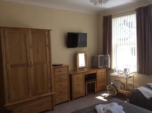 Hostal Coombe Court Hotel