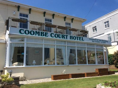 Hostal Coombe Court Hotel