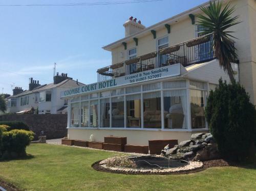 Hostal Coombe Court Hotel