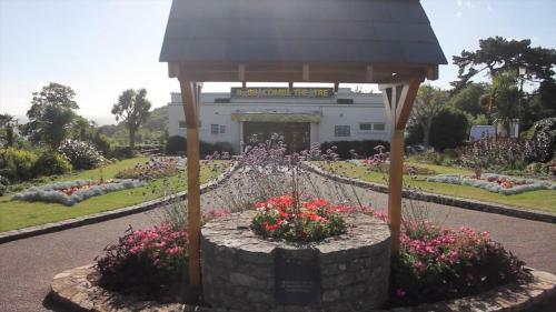 Hostal Coombe Court Hotel