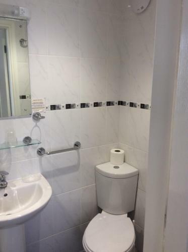Hostal Coombe Court Hotel