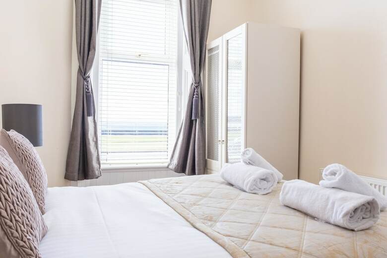 Eagleton Residence - Donnini Apartments