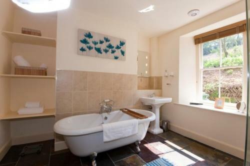 Coombe Villa