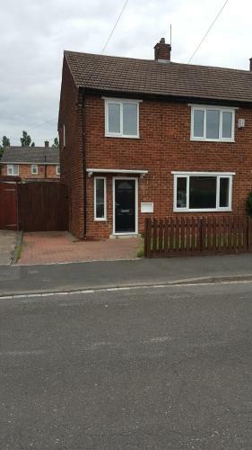 Hollinside Road