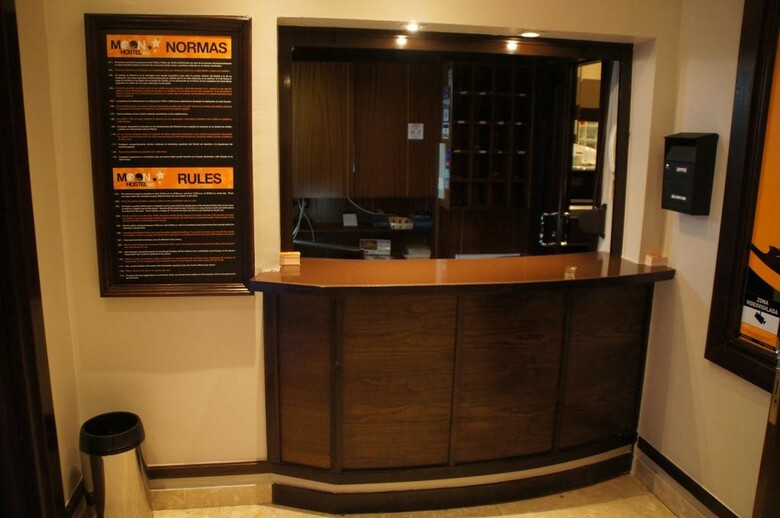 Moon Hostel Bio