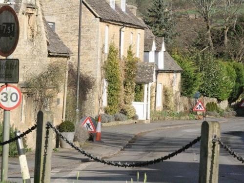Troutbeck Cottage, Stow On The Wold