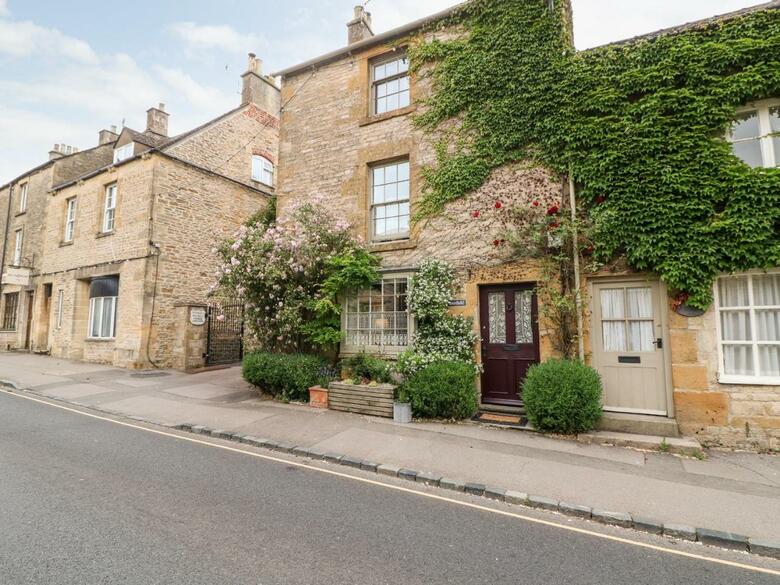 Benfield, Stow On The Wold