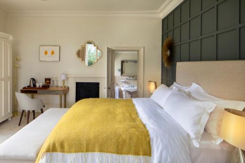 Hostal Crestow House