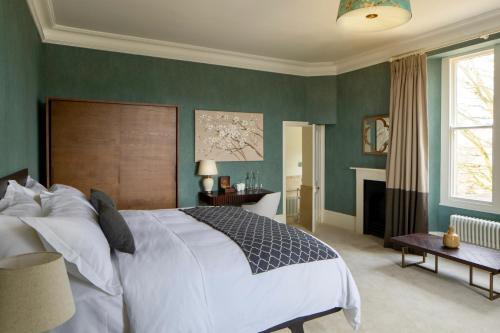 Hostal Crestow House