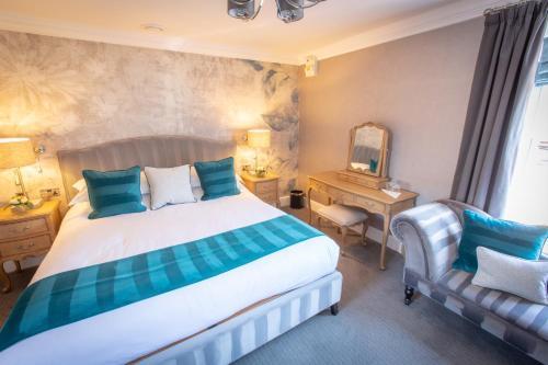 Hotel 32 By The Hollies