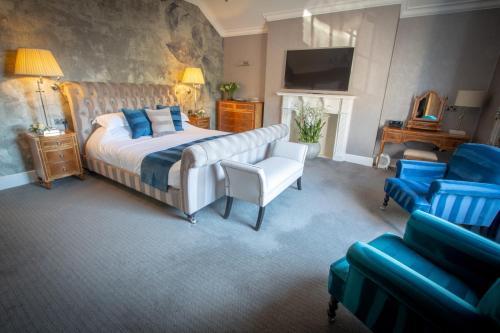 Hotel 32 By The Hollies