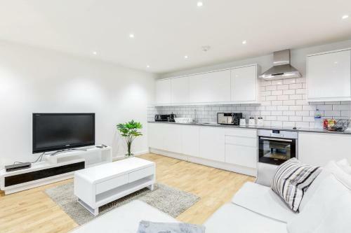 Royal Reign Apartments