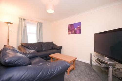 Town Or Country - Jessie Terrace House B
