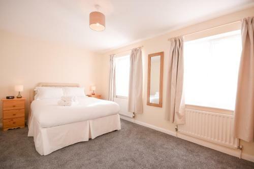 Town Or Country - Jessie Terrace House B